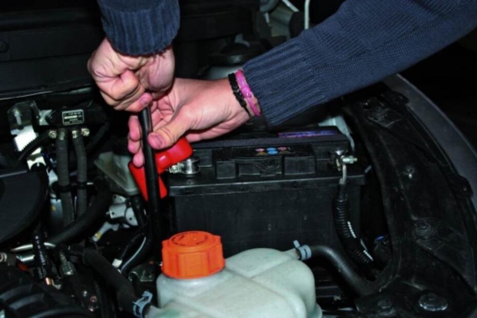 Cómo limpiar el motor del auto en nueve pasos