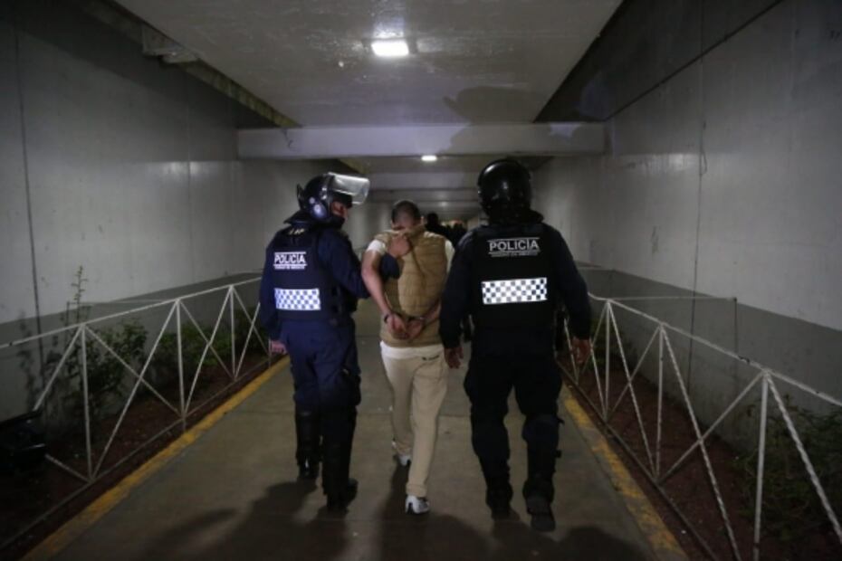 Trasladan a 140 reos del CJNG, La Unión y la Anti Unión a otros penales