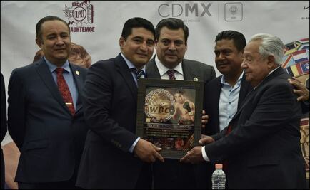 Otorgan reconocimiento al 'Terrible' Morales por su inducción al Salón de la Fama