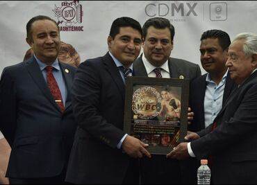 Otorgan reconocimiento al 'Terrible' Morales por su inducción al Salón de la Fama