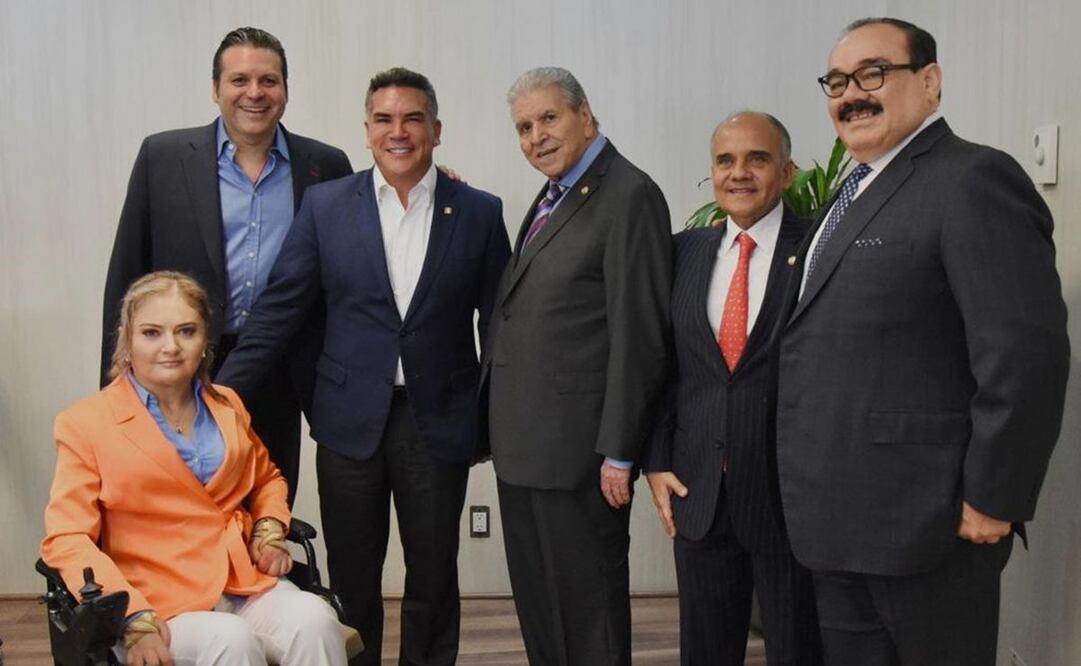 Alejandro Moreno se reúne con bancada del PRI en el Senado. Foto: Twitter. PRI