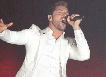 David Bisbal festeja 15 años de carrera a la mexicana