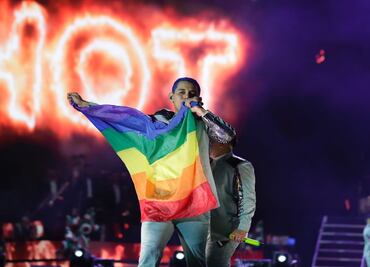 Grupo Firme también le cantó a la diversidad