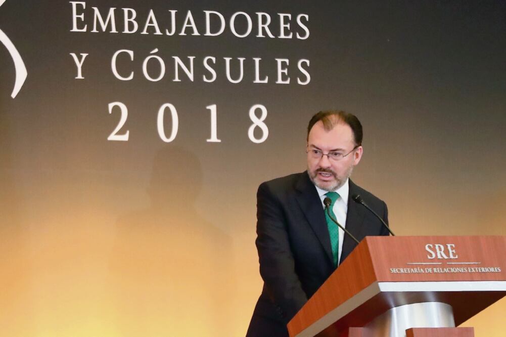Luis Videgaray aprovechó la 29 reunión de Embajadores y Cónsules en la sede de la Cancillería en la Ciudad de México, para adelantar que la postura de México en cuanto a las armas nucleares, será en favor de la prohibición. (LUCÍA GODÍNEZ. EL UNIVERSAL)