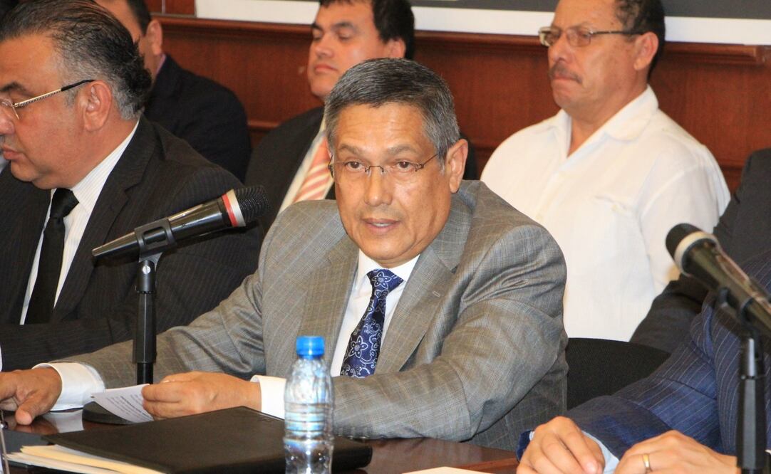 Genaro Robles Casillas, secretario de Seguridad Pública de Sinaloa, compareció ante diputados en el Congreso estatal. (Foto: Javier Cabrera Martínez / EL UNIVERSAL)