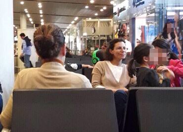 Karime, esposa de Duarte, salió ayer de Guatemala rumbo a Londres