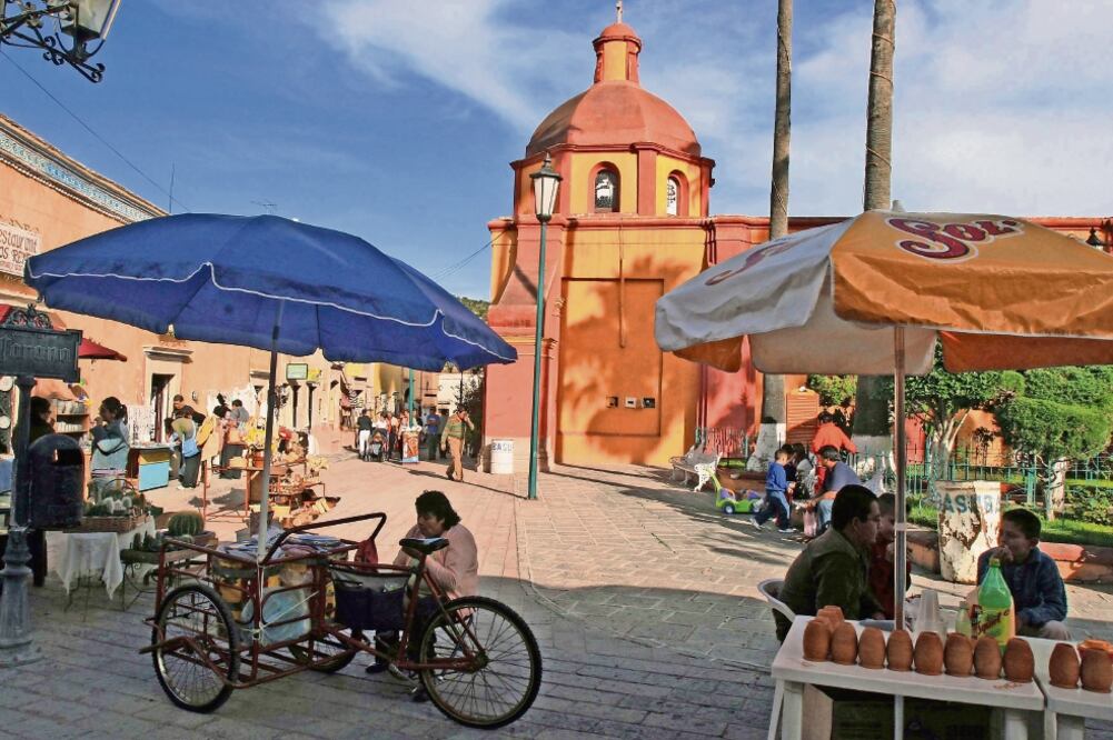 De acuerdo con expertos, la industria turística debe impulsar los destinos al interior de México, como zonas arqueológicas y ciudades coloniales. Foto: ARCHIVO EL UNIVERSAL