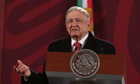 “Amanecí ronco, pero yo creo que es gripe”; AMLO anuncia que se hará prueba Covid