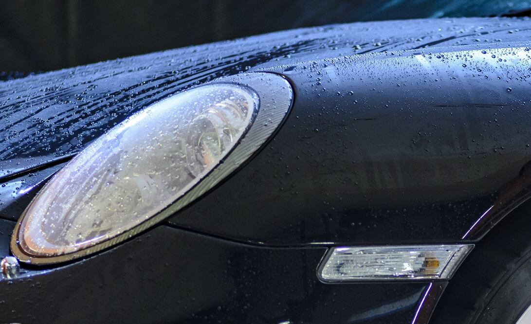 Los faros cumplen una función de seguridad muy importante/ Foto: Unsplash