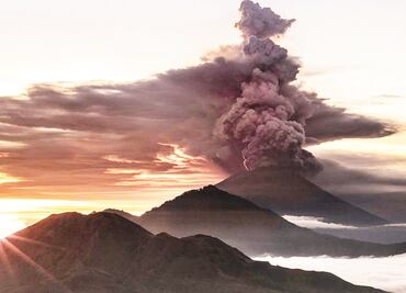 Popocatépetl registra explosión volcánica de 1.5 kilómetros
