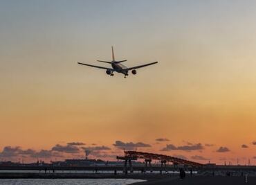 Entra en vigor orden para reducir vuelos en EU por el cierre del gobierno; checa los aeropuertos que reducirán viajes