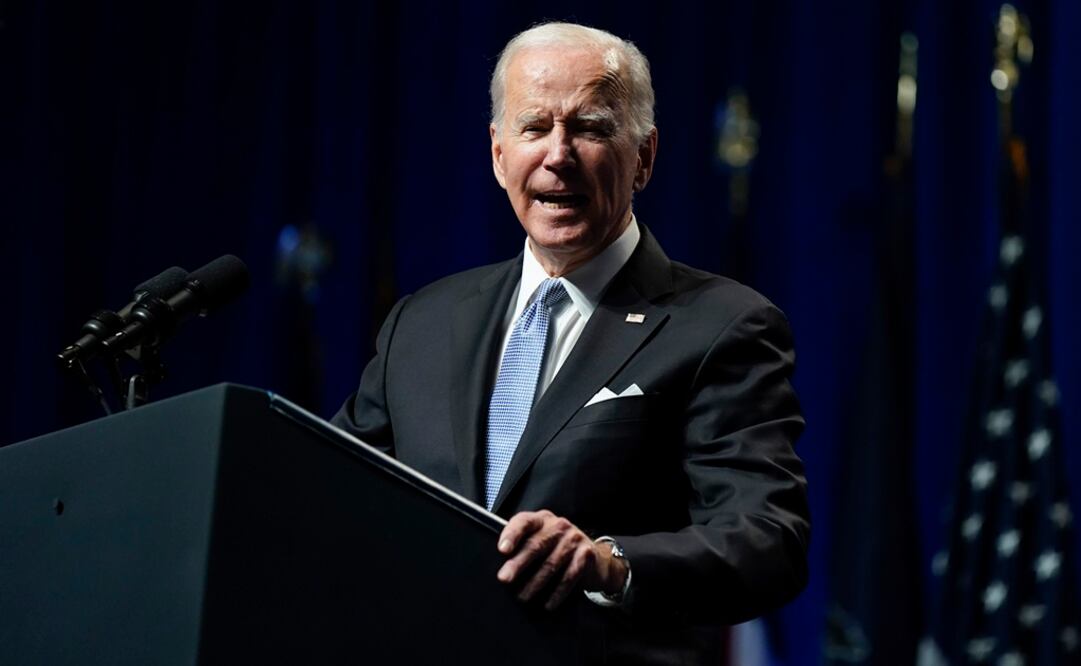 El presidente Joe Biden habla durante la tercera cena anual de independencia del Partido Demócrata de Pensilvania en Filadelfia. Foto: AP
