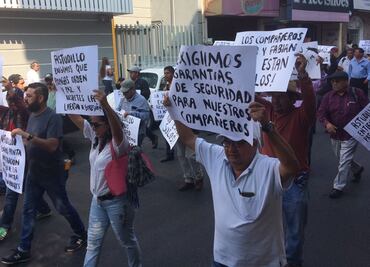 Reporteros marchan por retención de dos compañeros en Guerrero