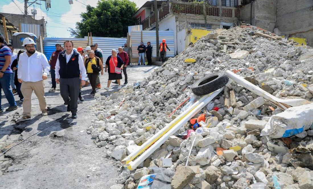 Derrumban edificio en riesgo de Naucalpan / Foto Especial