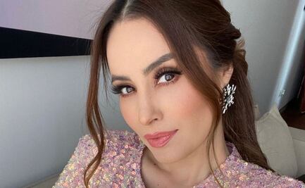 Cynthia Rodríguez luce su pancita de embarazo con vestido cut out