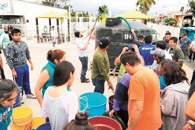 Dejan sin agua a 300 mil habitantes de Neza