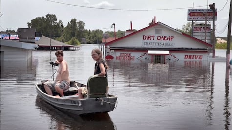 Las históricas inundaciones que han "partido a EU en dos"