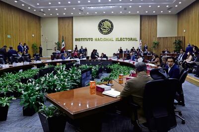 INE ajusta reglas de fiscalización con personas físicas y morales