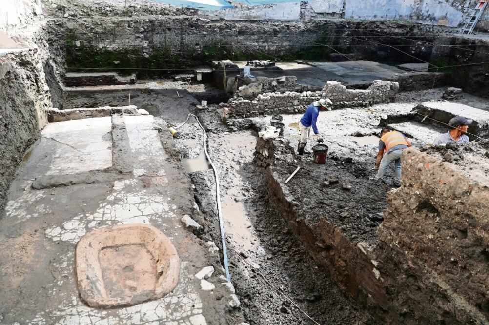 n el predio de República de Perú han salido a la luz estructuras arquitectónicas y elementos poco conocidos, como una tina de baño prehispánica en perfecto estado de conservación (FOTOS: LUCÍA GODÍNEZ. EL UNIVERSAL)