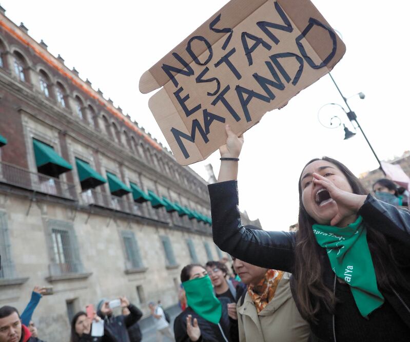 Colectivos feministas aseguraron que a pesar de que los partidos se cuelgan del DíaSinMujeres para fines completamente políticos, continuarán con la protesta social. Foto: ARCHIVO EL UNIVERSAL