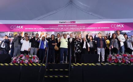 Gobierno de CDMX entrega más de mil departamentos 