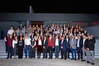  Gobernador confía en el trabajo conjunto con universitarios