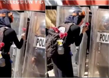 VIDEO: Con flor y beso en la mano, feminista agradece a policías en marcha del 8M; se viraliza en TikTok