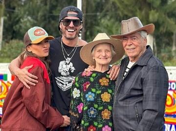 Galilea Montijo pasea con sus nuevos suegros y su novio en la Ciudad de México; la conductora está enamorada