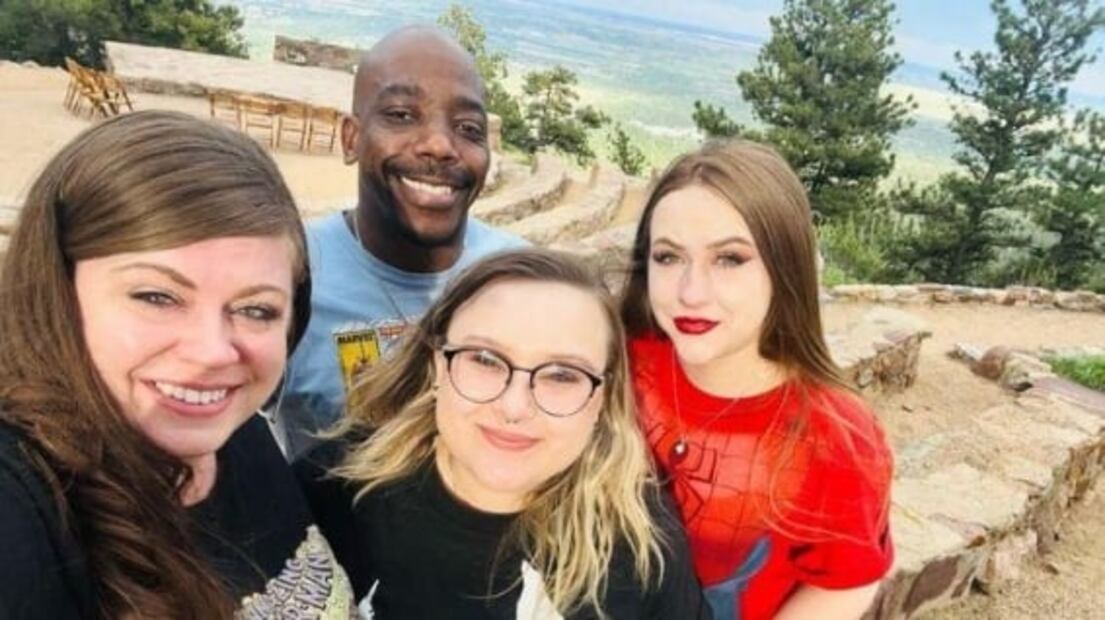 "Esposo trofeo": Hombre cuenta cómo es vivir con tres mujeres