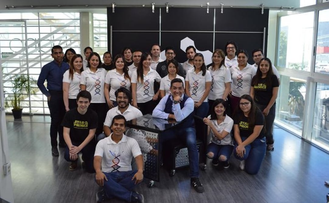 Al centro Octavio García. Foto: Especial vía Facebook 