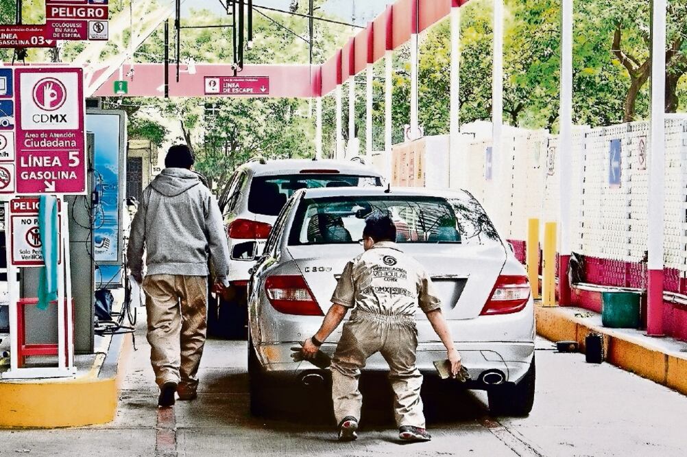 A partir del próximo lunes 2 de julio reinicia el Programa de Verificación Vehicular Obligatorio en la Ciudad de México (JENIFER NAVA. EL UNIVERSAL)