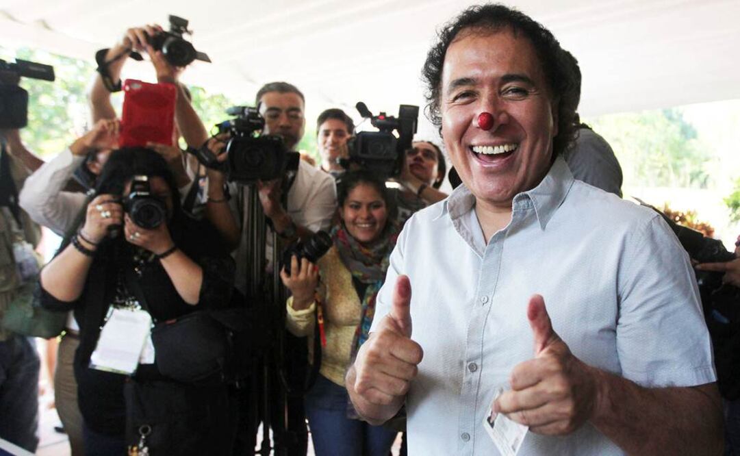 En Guadalajara, Jalisco, Guillermo Cienfuegos, Lagrimita, emitió ayer su voto; buscaba la alcaldía tapatía (Foto: JORGE ALBERTO MENDOZA / EL UNIVERSAL)