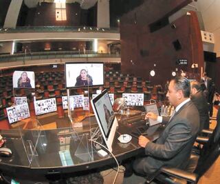 Cámara Alta vive sesión descafeinada, sin votos