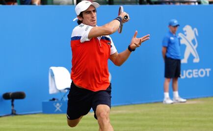 Acusan a tenista de orinar en tubo de bolas en Wimbledon