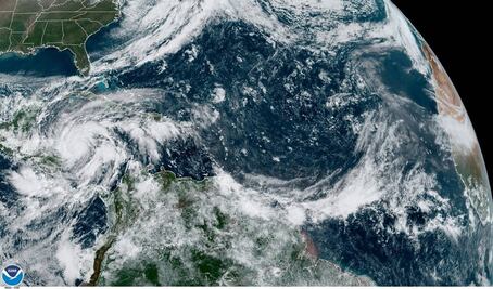 “Eta” ya es huracán categoría 3; amenaza a Centroamérica