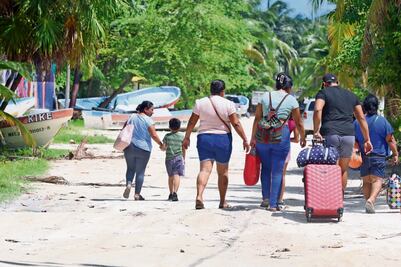 Evacuados por Beryl regresan a Punta Allen