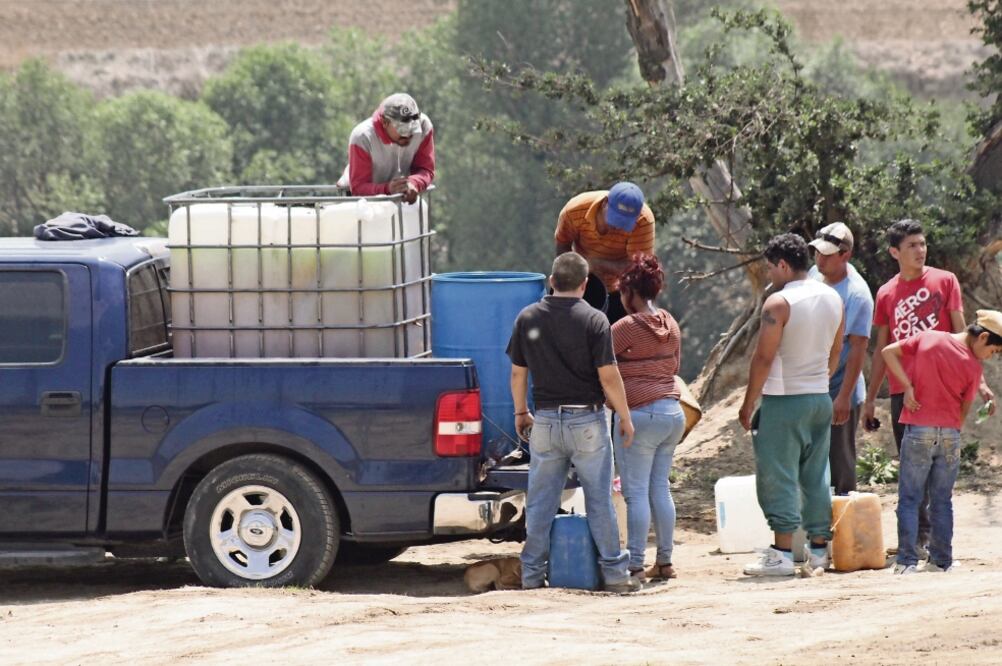 El combustible robado se vende en casas, bodegas, centrales de abasto, comercios, así como en las orillas de carreteras, denuncian. Foto: ARCHIVO EL UNIVERSAL