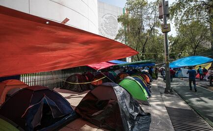 Continúa plantón de la CNTE en inmediaciones del Senado