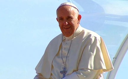 Edil de Ciudad Juárez entrega llaves de la ciudad al Papa