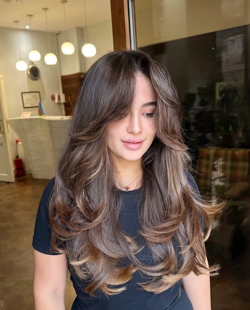 Este corte te hace ver visiblemente más joven. Foto: Instagram @nara_hairstylist