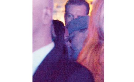 Beso de DiCaprio y Rihanna aviva rumores de romance