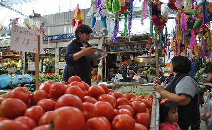 Jitomate, producto de la canasta básica que más bajó