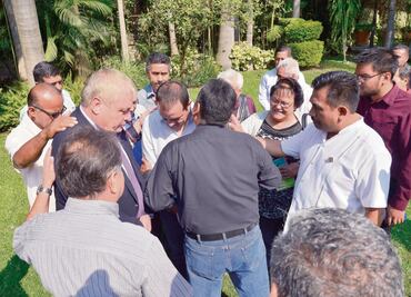 Evangélicos arropan al Cuau , quieren que sea gobernador