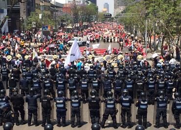 Marcha de campesinos llega a Avenida Juárez