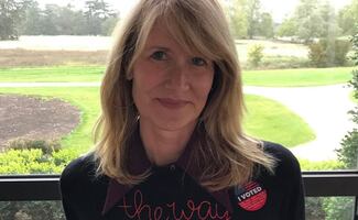 Preparan serie sobre el caso de Jeffrey Epstein con Laura Dern como protagonista