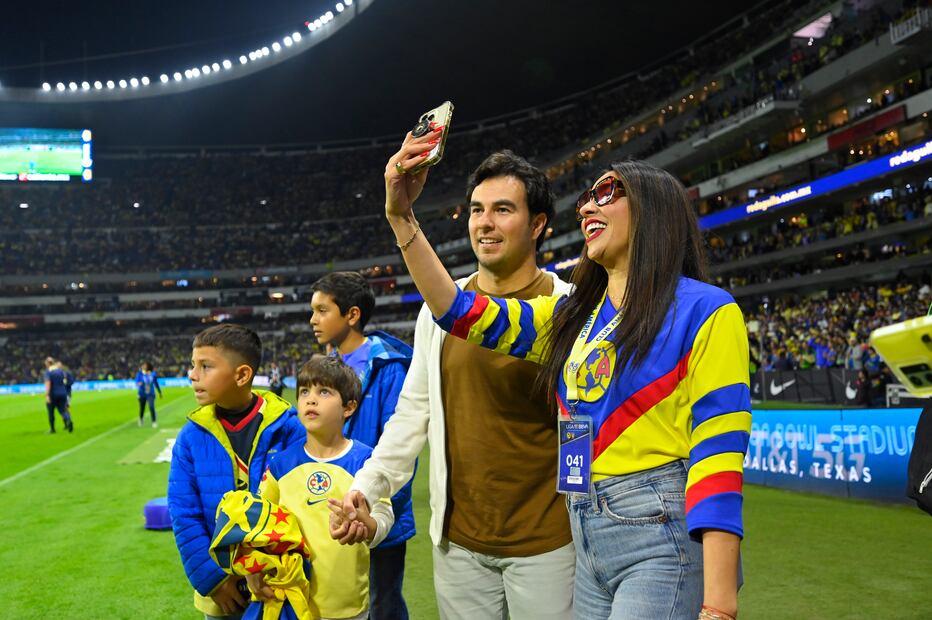 Checo Pérez en el Estadio Azteca, durante la final de Apertura 2024 entre América y Tigres - Foto: Imago7