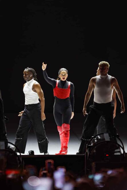 La cantante española Rosalía brindó un concierto gratuito desde el Zócalo de la Ciudad de México. Foto: Hugo Salvador/ El Universal