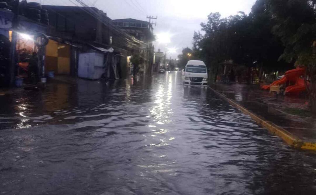 Lluvia provoca inundaciones en Nezahuacóyotl. Foto: Especial