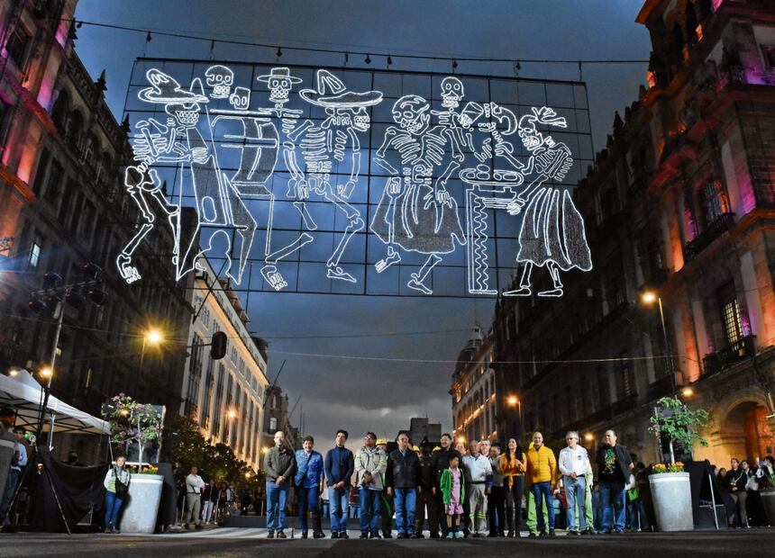 En 20 de Noviembre se muestran las figuras inspiradas en el grabado Gran fandango y francachela, de Posadas. Foto: Eduardo Castañeda/El Universal