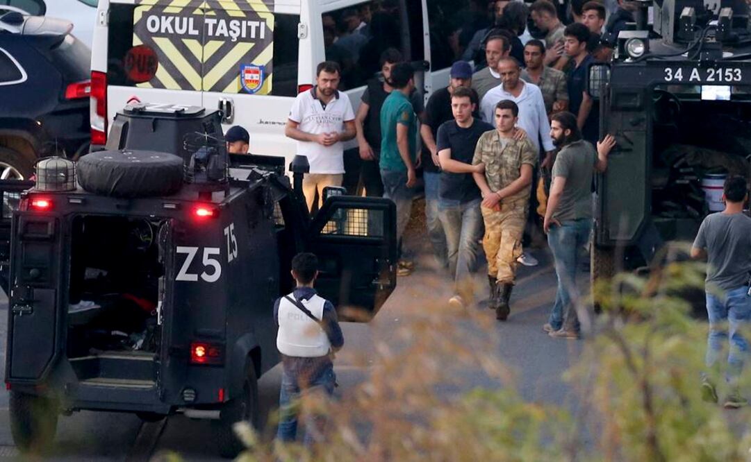 Al menos 60 muertos durante alzamiento militar en Turquía